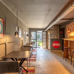 3* Hotel Oyo Massimo Brooklin,